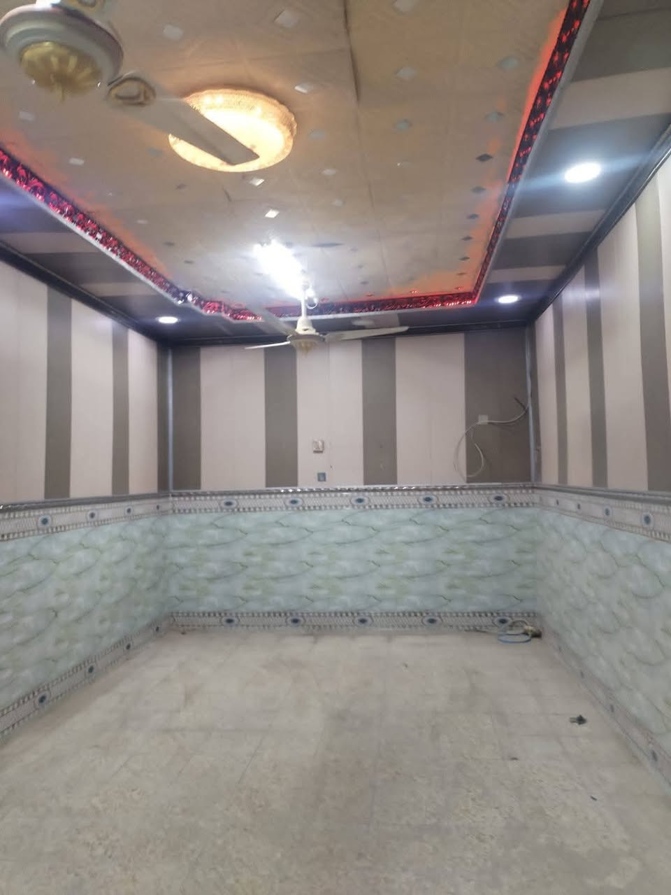 بيت للايجار 140 متر
نجف حي المكرمة قرب أسواق اثير 
يحتوي على غرفتين وصالة ومطبخ واستقبال وصحيات.
البيت نظيف كاشي وسيراميك 
سعر الايجار 300 الف


**إذا كنت صاحب هذا الإعلان وتريد حذفه لأي سبب، رجاءا أرسل رسالة إلى الدعم الفني**