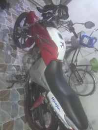 دراجه للبيع مكمرك كامل بس سجل السعر 750 وبي مجال رقم 07826802316