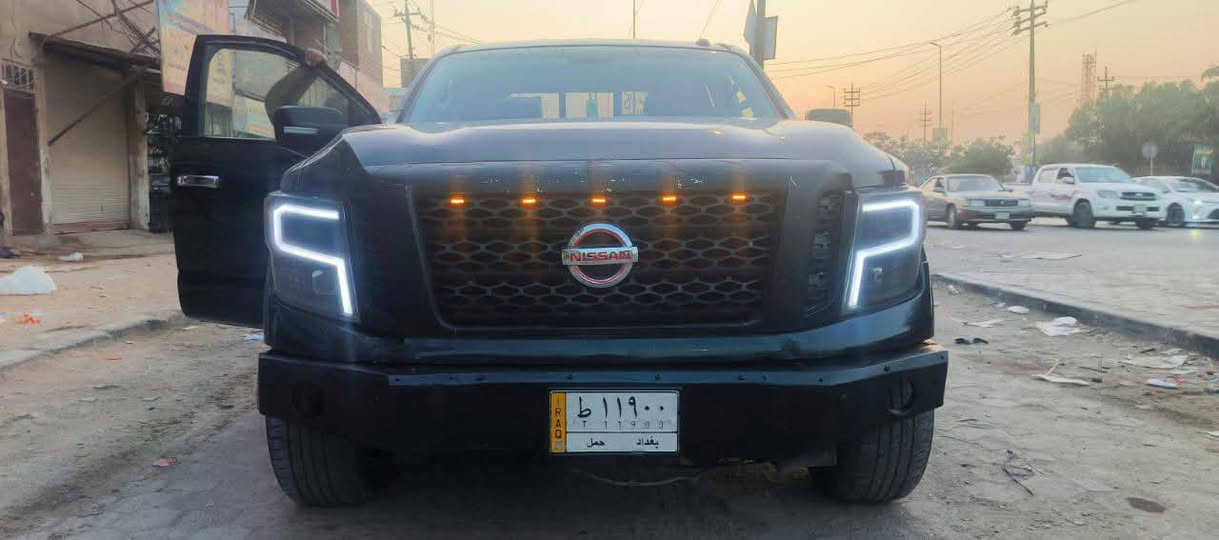 للبيع المستعجل من اجل عمليه وخفضت السعر من 170 لل160 وبيها مجال هم 
نيسان تيتان موديل 2017 شرط الوحيده بشكلها هذا بالعراق
للبيع للبيع للبيع
رقم بغداد مداور ثاني يوم باسم ولد من اهل اليرموك 
                            (باب طويل بدي قصير )
وارد امريكي 
مكينه وكير شبه الجديد لا تنقيص ولا تبخير 
حجم المكينه 5600 
الحلو بيها صيف شتاء تشتغل بانزين عادي بس اني عن نفسي افولها محسن 
حداديه مسويها من شهرين شبه الجديده 
مثيت سرعه 
رادار نقطه عمياء 
حساسات امامي خلفي 
شاشه دشبول 
كاميرا خلفيه 
گير تعليك
تبريد ثلج قطعتين 
تحكم ستيرن 
كاميرا خلفيه 
كشنات تدفئة 
تايرات جدد شرط ووصلهن موجود 
السياره نظيفة وحلوه واضافاتها احلى 
حادثها موضح بالصور المرفقه مع السونار 
عليها ادامه كاملة لمنظومة البانزين كاملة 
السياره سنويتها انتهت قبل شهر 
السياره عليها غرامات 600 الف دينار ينزلن من السعر النهائي بعد الاتفاق
مكان السياره النجف 
سعر العرض السابق  170 والان ب160 وبيها مجال قليل
للاستفار الاتصال على رقمي او التواصل واتساب *********** النجف, العراق
