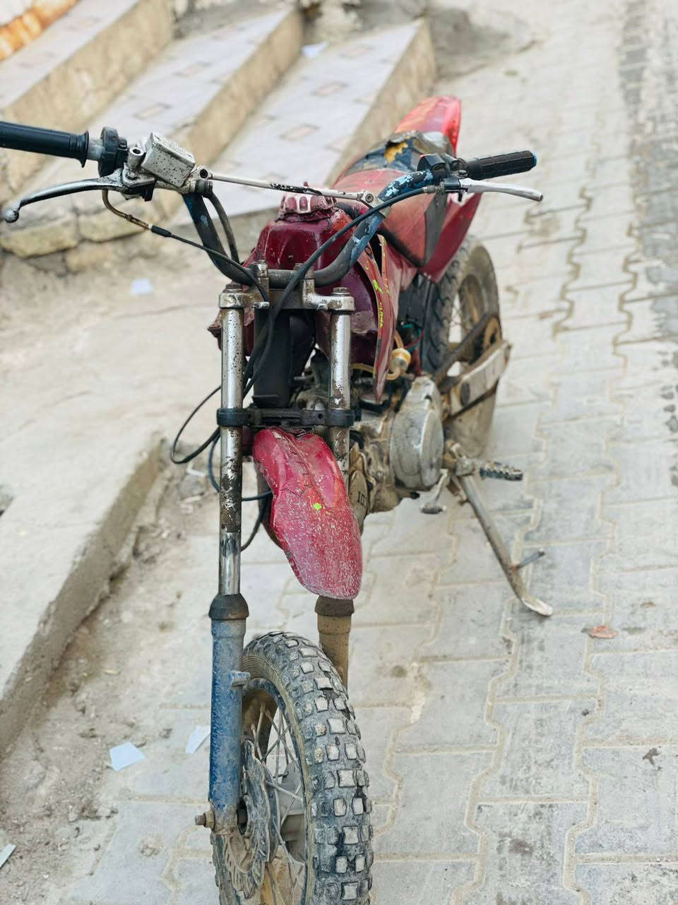 السلام عليكم الدراجه للبيع سعر 175وبيها مجال مفتوحه مره وحده شغاله مابيه اي عطل شراي يتصل 
***********
