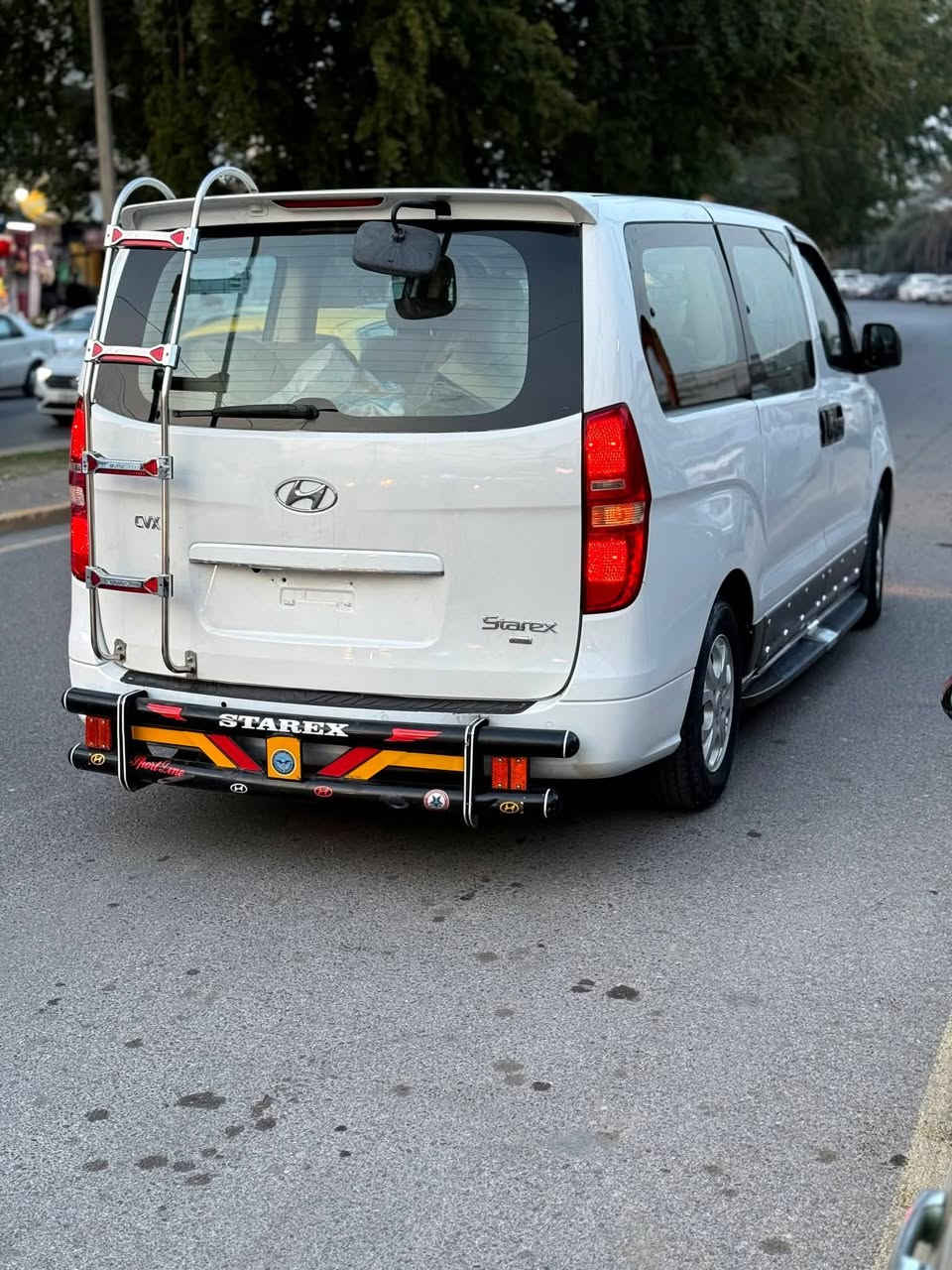 السلام عليكم  من رخصه الادمن ستاركس خصوصي نينوى بسمي مشروع وطني مصبوغه حزام اثر تشليع صبغ بدون حادث بيهه مكانات تعديل علمااا السياره مسجله 7راكب السياره خير من الله صدر محرك تايرات دواخل كلهه حلوه موديل 15 
عارضهه 170وبيهه مجال ***********
