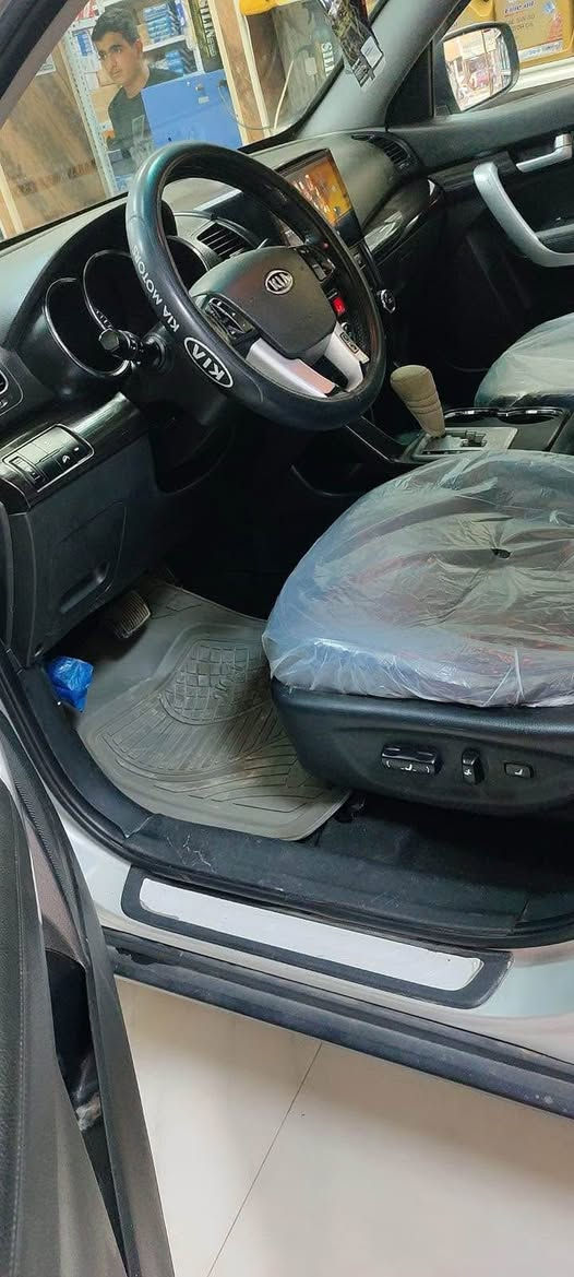 السلام عليكم ورحمة الله 
سورنتو 2013 گاااز 
ادوات ادوات ادوات 
ارقام وسنويه شمالي  
فول مواصفات 
كصه جنطه فقط
4 سلندر 
تحكم ستيرن 
حساسات خلفي امامي
كامره خلفيه 
مثبت سرعه 
كهربائيات شغاله عامه
حداديه فول 
تخم تاير جديد
كير ومكينه كفاله 
بصمه تشغيل 
بصمة بوب 
سياره خير من الله 
المكان البصرة الفيحه
السعر 62 ورقه 
بيه مجال قليل
للاتصال *********** شط العرب, البصرة
