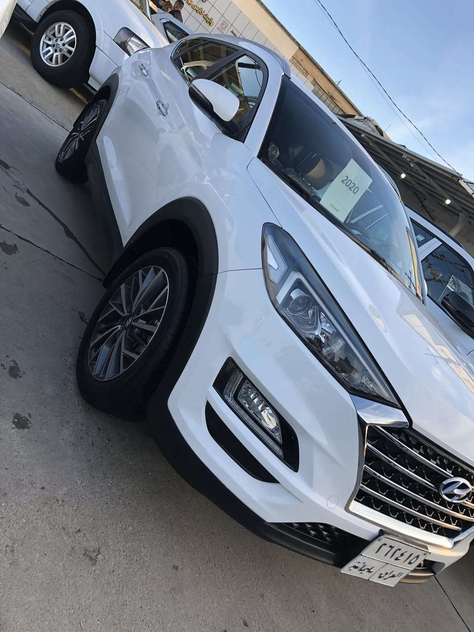 سلام عليكم عندي هيونداي توسان للبيع موديل ٢٠٢٠ خليجي مواصفات جديدة جدا محرك 2000 /دوش  ماشي عداد ١٣٩٠٠٠ الف كيلومتر سعر ١٩٥$ قابل للتفاوض العنوان السليمانية استفسار عن ***********
