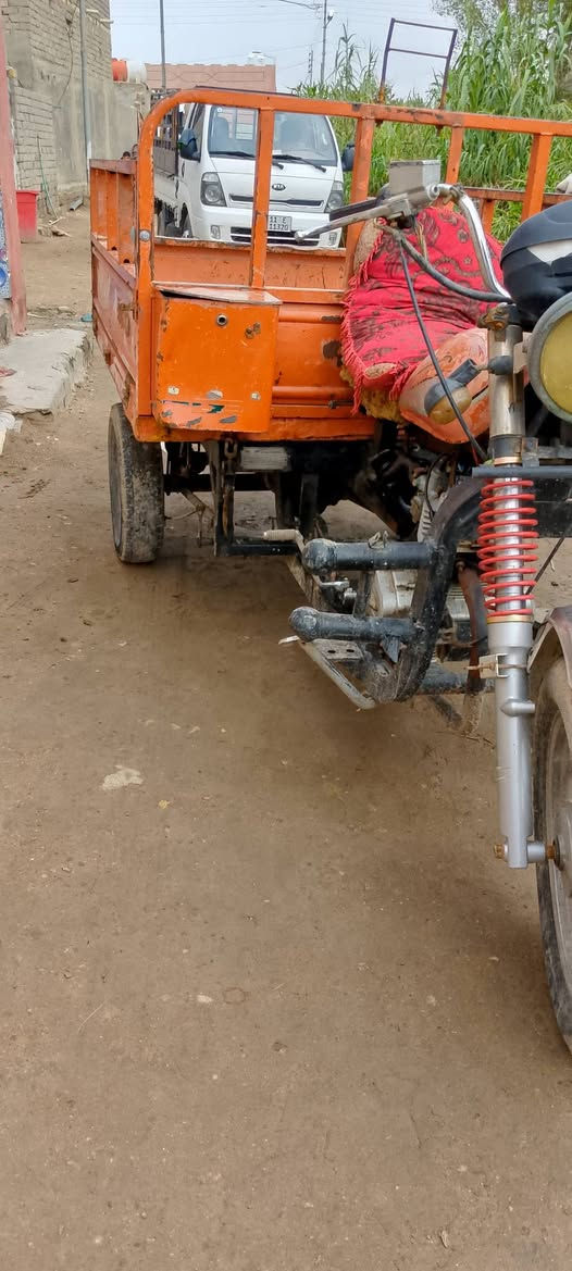 للبيع 2018اوراق مكاني الهوير 900وبيها مجال ***********
