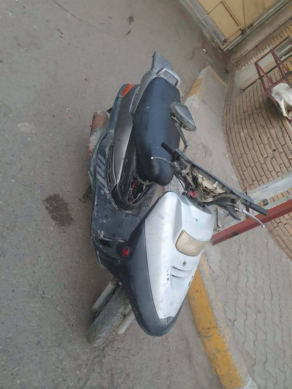 دراجه  فضائي  سعره ٢٥٠  رقم الهاتف  ***********
