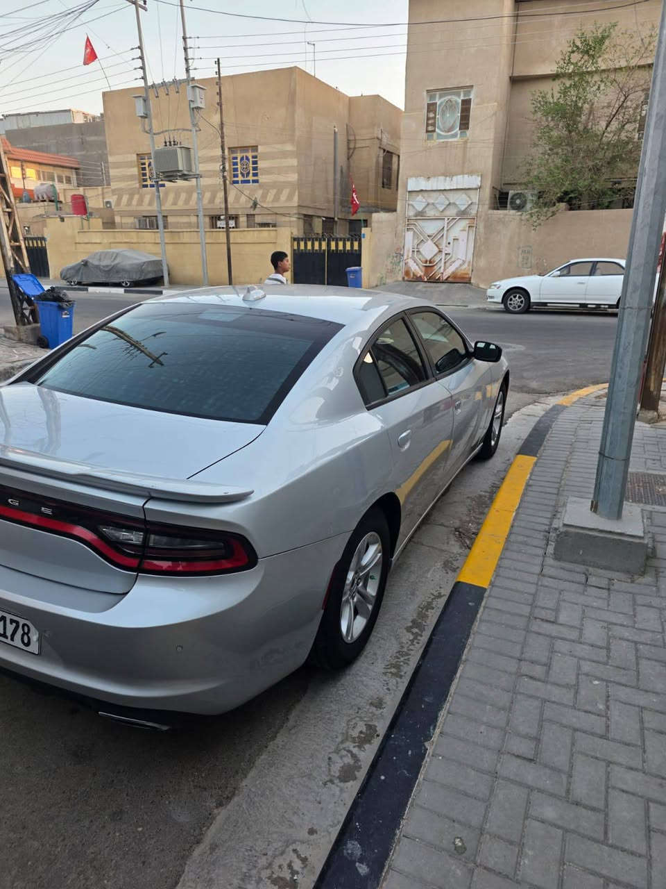 السلام عليكم مرخصت الدمن
جارجر موديل 2023
صور الحادث موجودات بل منشور 
بدون صبغ بيهه بارد قليل بل جاملغات الخلفيه
بدون ايرباك 
ماشيه 135كيلو متر
عليهه بيدي اف مسوي ب10اوراق ضمان عشر سنوات 
للستفسار ***********
رجأن لحد يكول ليش مامخلي السعر الشراي يتصل وبي خير ويدلل
السياره بسمي رقم بصره
