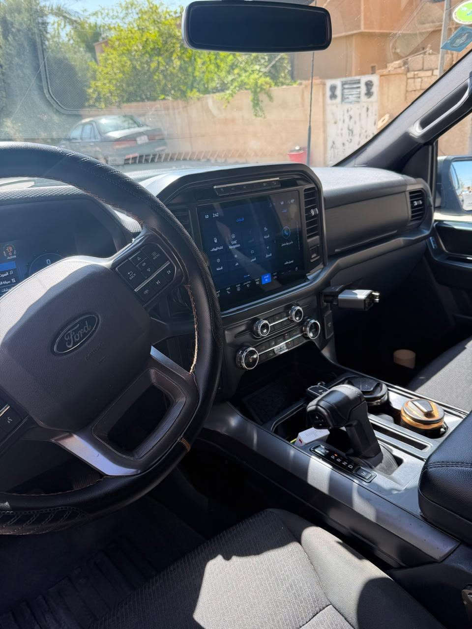 فورد f150 هايبرد 2024
مواصفات xlt 
شاشه كبيره 
كامرات 360 
كير ارضي
طاوله طعام
وباقي المواصفات معروفه 
ضرر كلش بسيط دعاميه اماميه وشويه بين الجاملغ و الباب كلش بسيط وصبغ على كدهن
ماشيه 56 الف 
السعر 345
للاستفسار واتساب 
***********
