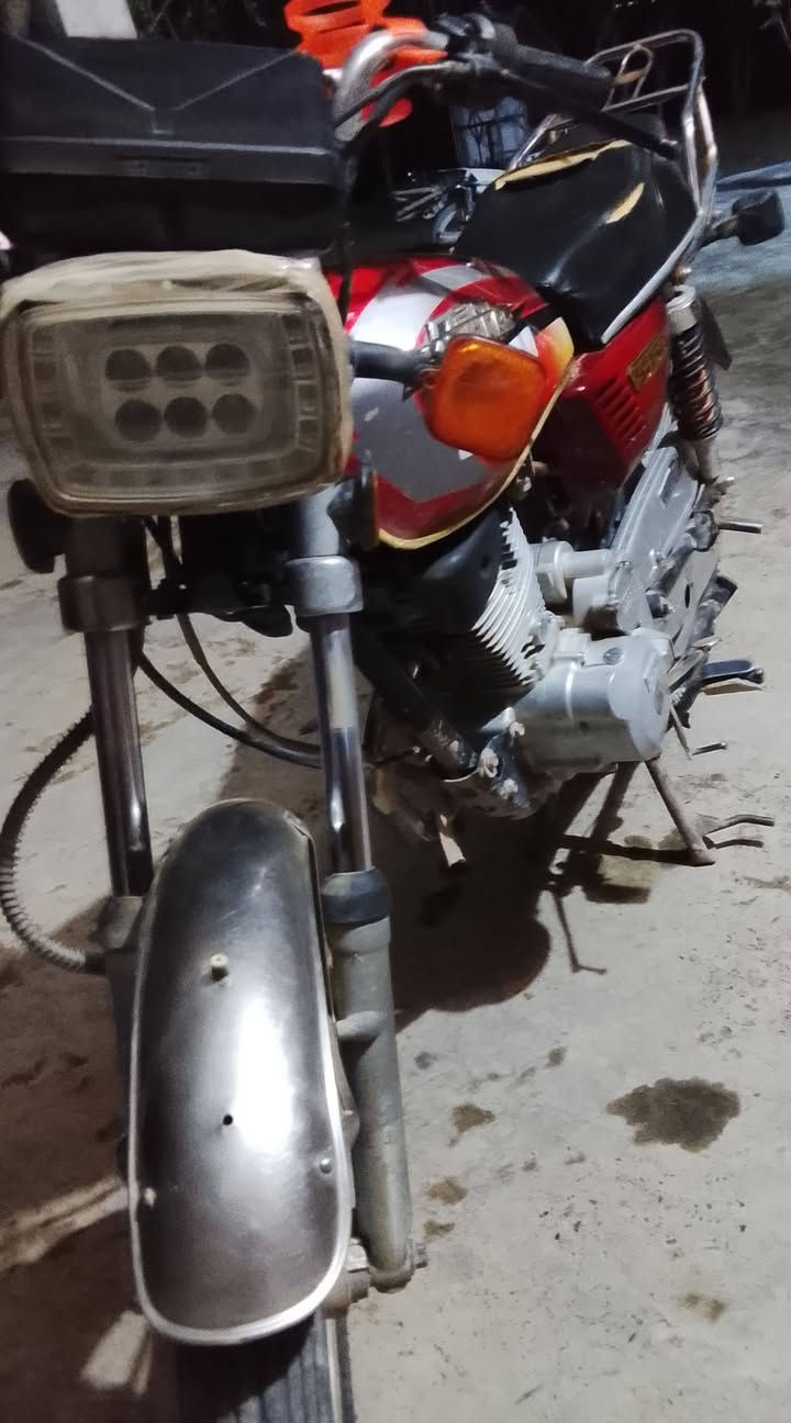 السلام عليكم دراجه للبيع موديل 2018 شغاله نضافه فول بي بدايه تبخير 
***********
