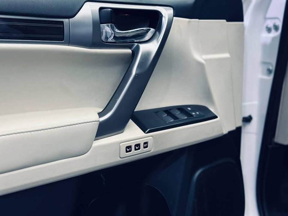 لكزز GX 460. 2023
محرك V8.  4600cc 
رقم بغداد 
السياره ضررها صبغ 3 قطع
ماشيه 30,000m
سلايت 
كشنات جلد تدفئه تبريد 
ميموري كشنات 
ستيرن كهرباء 
رادار امام توقف ذاتي 
نقط عمياء 
تحديد مسار  
فور ويل + دبل 
ستيرن تدفئه 
وضعيات سبورت  وكمفورت 

وكثيره المواصفات الخ ….
مكان السياره نجف 
مرقم بغداد شرط التحويل 

*********** واتساب
