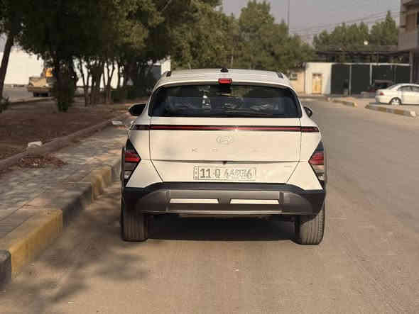 ياالله 
السلام عليكم كونا 2024 SE وارد امريكي 

Hyundai Kona Se 2024  2.0L 4 

       المسافة المقطوعه : 15 الف كم  
          حجم المكينه : 2000 دوش 
                    الايرباك : سليم 
                       الضرر : موضح بالصور 
 

#مواصفاتها 
1. شاشه
2. كامرا 
3. ويل كب 
4. رادار 360
5.بصمه 
6.تشغيل عن بعد
7.هزاز بالاستيرن
8.لايتات زينو
9.لد امامي وخلفي
10 كيجات دجيتل 

#السعر 185 $
تفاصيل اكثر هذا رقمي *********** 
مكاني بغداد
حي القاهرة

