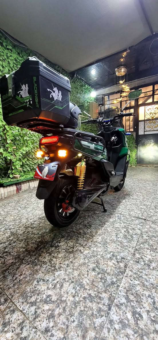 السلام عليكم...دراجه اباتشي الشكل الحديث ..جبلي ...الملف...3000w...
السرعه ..120k...عدد البطاريات 6 مسطره ...الدراجه مستخدمه لاكن وضع وكاله ...تمشيك بل شحنه الواحده اكثر من 70 كيلو...بلوتوث...تشغيل بصمه..سويج...كارت..تشغيل عن بعد وجهاز مانع سرقه...لدات أماميه خلفيه واسفل الدراجه...عدد التحويلات..1..2..3..4..R...مكاني بغداد الشعب قرب محكمة الشعب الجديده على الشارع العام..السعر (مليون) قفل ...الشراي يتصل..***********...واتساب موجود....

