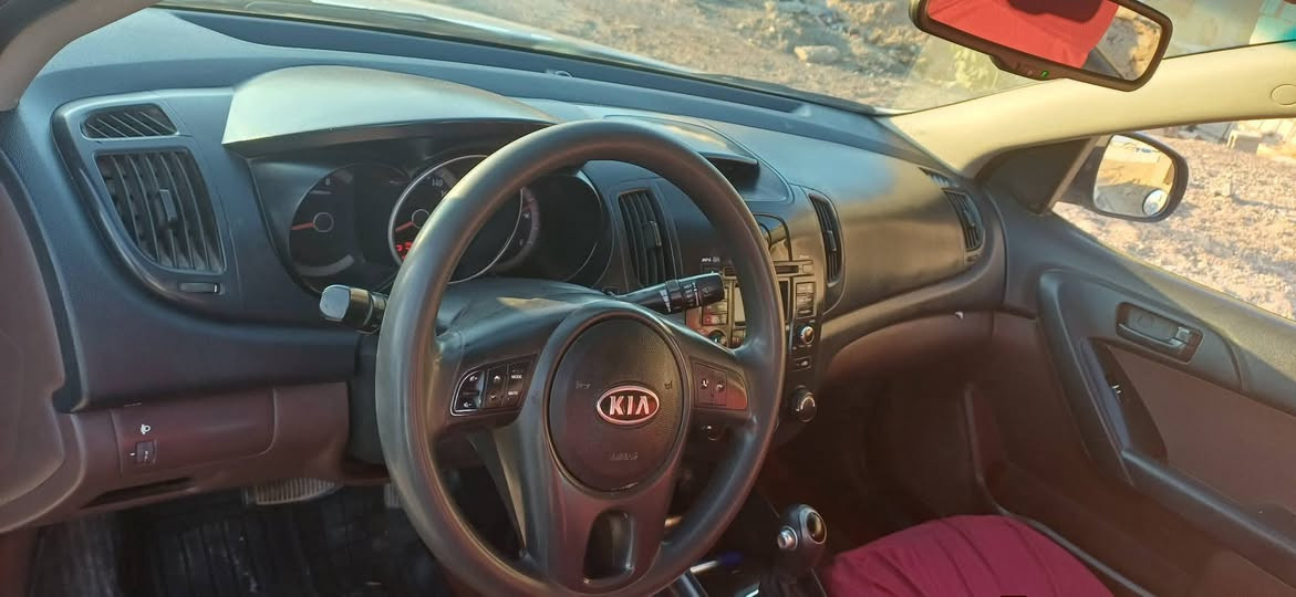 سلام عليكم ... للبيع فقط
كيا سيراتو ٢٠١٣ خليجي صبغ الباب الخلف السايق والسونار مرفق بالمنشور .. سنوية لل ٢٨ سيارة جاهزة بدون نقوصات مكان السيارة ديالى / جلولاء السعر ١٠٥ .. الاتصال على الرقم :  ***********
