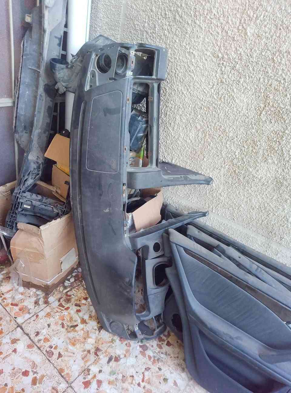 سلام عليكم دشبول لون اسود سعر 60
بطاين سعر 50 شوت على 15 كشنات تخم 25
كاعيه كشنات دب استيشن سعر 25 
اتصال ***********
