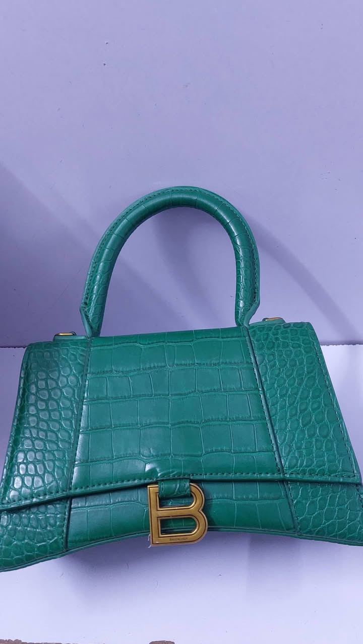 السلام عليكم 
جنط اصليه باركود


**إذا كنت صاحب هذا الإعلان وتريد حذفه لأي سبب، رجاءا أرسل رسالة إلى الدعم الفني**