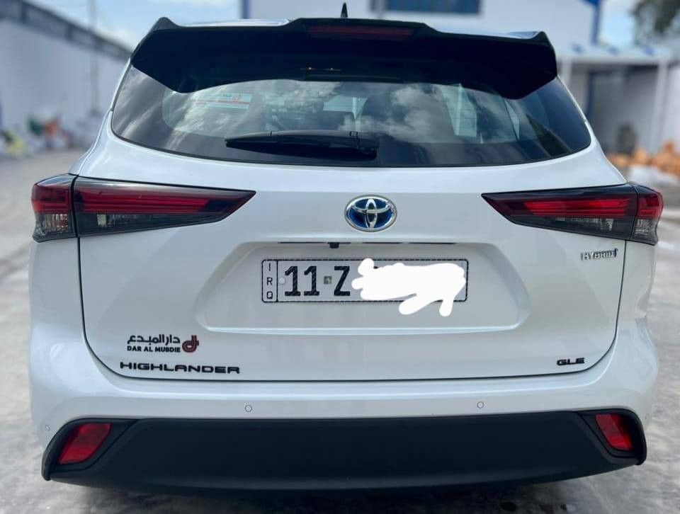 سلام عليكم 
للبيع  تويوتا هايلندر خليجي هايبرد وبانزين 
رقم بغداد بأسمي
موديل 2024 بلاك أدشّن GLE ماشيه ٣٣ الف 
ضمان شركة ساس صيانه مجانية 40 الف 
والبطاريات الهايبرد 8 سنوات والمحرك والكير 5 سنوات 
بعد بيه مرتين تبديل دهن مجاني من الشركه
(مواصفات السيارة)
فتحه بصمة وضعيات قياده كروز سرعة تحكمات صندوق كهرباء كرسي كهرباء سبعه راكب تبريد مركزي بردات بلاديه كشنات جلد دوسات بلادية حساسات امامي خلفي لايتات زنون بك لايت زنون شاحن واير ليس .ويل اسود يدات سود حمالات سود باقي مواصفات معروفه مكفوله كفاله عامه
السعر ٣٦٥$ وبيه مجال 
مكان السياره بغداد
للاستفسار *********** واتساب او على الخاص
