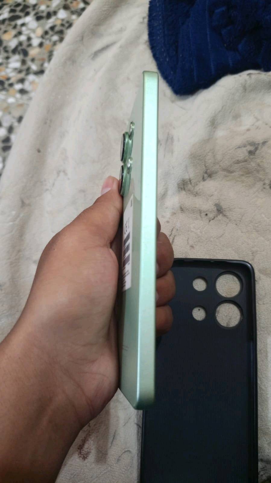 السلام عليكم
 تليفون للبيع
 Xiaomi Redmi Note 13 
4G
ذاكرة 256 
لون فستقي
نضافة 95٪
العنوان بغداد العبيدي 
سعر 200 وقابل للتفاوض
ملحقاتة كامله 
رقم الهاتف *********** واتساب فقط