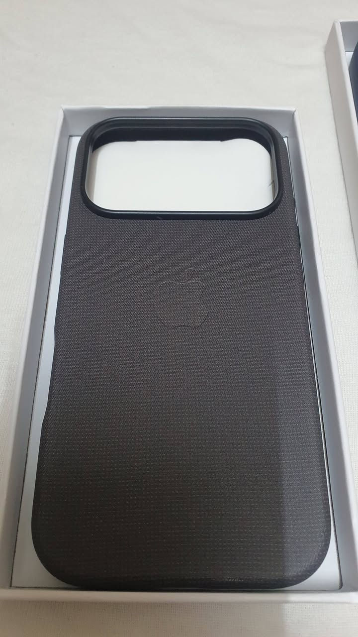 كفر ايفون 17 برو  tech woven من ابل  اصلي
جديد غير مستعمل متوفر بثلاث الوان 
السعر ٤٠ للكفر الواحد 
مكاني كربلاء متوفر توصيل لجميع المحافظات 
***********
