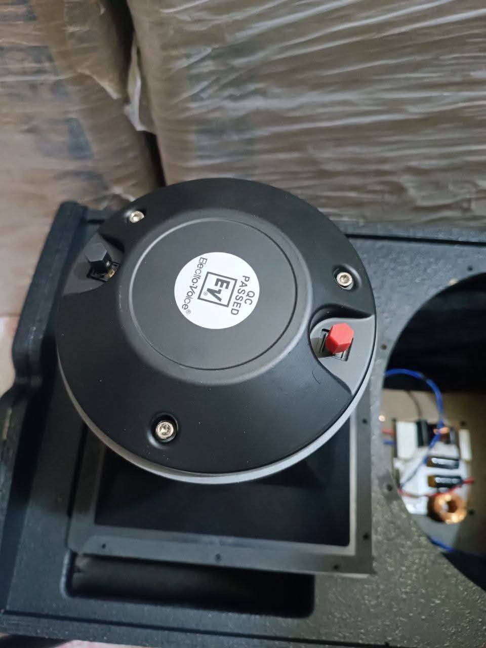 #زوج EV  إيفي  امتياز امريكي  500 واط 
جديد بالكارتون غير مستخدم
#السعر 650 الف مع  التوصيل 
☎️***********
#سوق_الشيوخ
