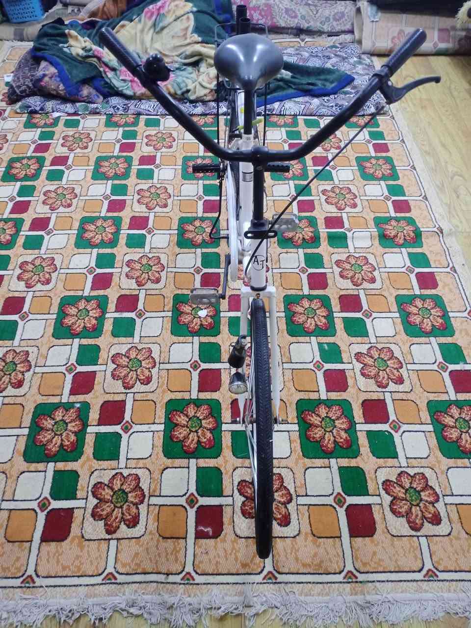 السلام عليكم بايسكل بناتي البيع حجم26 بايسكل بل كارتون ويه 5 حمالات ويه غراض هواي الجاملغ الكدام هوه وأغراضه كامل كله متواجد عله فيس السعر125وبي مجال عنوان مدينه هذا رقمي***********
