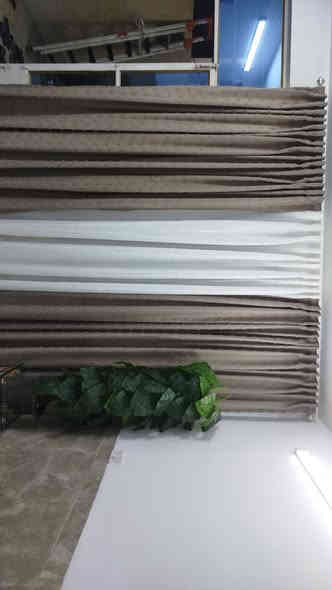 السلام عليكم برده لبيع جديده مامستعله ابدا نضيفه حيل السعر 90وبيه مجال مكان حي العامل ‏‪0775 927 1765‬‏
لون يجنن كلش حلوه

لارتفاع 286
والعرض 6امتار
