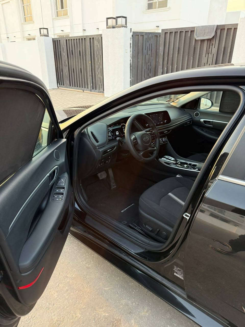 سوناتا موديل ٢٢
فول مواصفات
وارد امريكي
رقم اربيل
ماشيه تقريبا ٣٨ الف كيلو
بانو راما
بصمه
استقبال ذكي
تحكمات ستيرن
نقطه عمياء بالمري
اوتو هولد
كير دكم
سايد بريك دكم
شحن لاسلكي
تشغيل عن بعد
شاشه دجتل
محرك ٢٥٠٠ المرغوب 
حادثها بابين عكس السائق وشب من البنيد بدون دواخل
كير ومحرك مكفولات طبعا بيها صبغ 
وبيها بعد مواصفات
السعر ١٥٥ وبيها مجال قليل  للشراي
للاستفسار الاتصال على ***********
