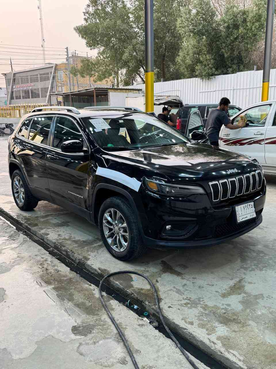 جيب شيروكي ٢٠٩١ فول موصفات كير مكينه كفاله حداديه تبريد كله جديد الحادث بنيد مبدل وجاملغ معمر بدون دواخل الباقي كفاله عامه ***********
