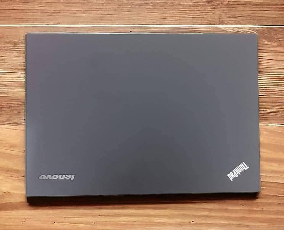 لينوفو lenovo  من نوع L450  بمعالج كوراي فايف من ذوات الجيل الخامس ورام 8  كيكا  وهارد 256 كيكا SSD  وكرت شاشة  ٤  كيكا  شير  

♦️LENOVO L450 

♦️Core i5 - 5       
معالج كوراي فايف 5- الجيل الخامس  - فئة U

♦️RAM: 8GB - DDR3
رام 8 كيكا - نوع الرام DDR3 

♦️Hard Disk: 256 GB - SSD 
هارد 256 كيكا - نوع الهارد SSD الحديث

♦️GPU0: Intel (R) HD Graphics 620 - 4 GB
كرت شاشة داخلي انتل كرافيكس 4 كيكا 

♦️SCREEN Size: 14 Inches 
حجم الشاشة 14

♦️السعر: ٢٠٠  الف دينار عراقي فقط.
للتواصل 
@Dhah12
او على الخاص 
ملحقات 
♡ حقيبة لابتوب
♡ شاحنة اصلية
ضمان شهر


**إذا كنت صاحب هذا الإعلان وتريد حذفه لأي سبب، رجاءا أرسل رسالة إلى الدعم الفني**