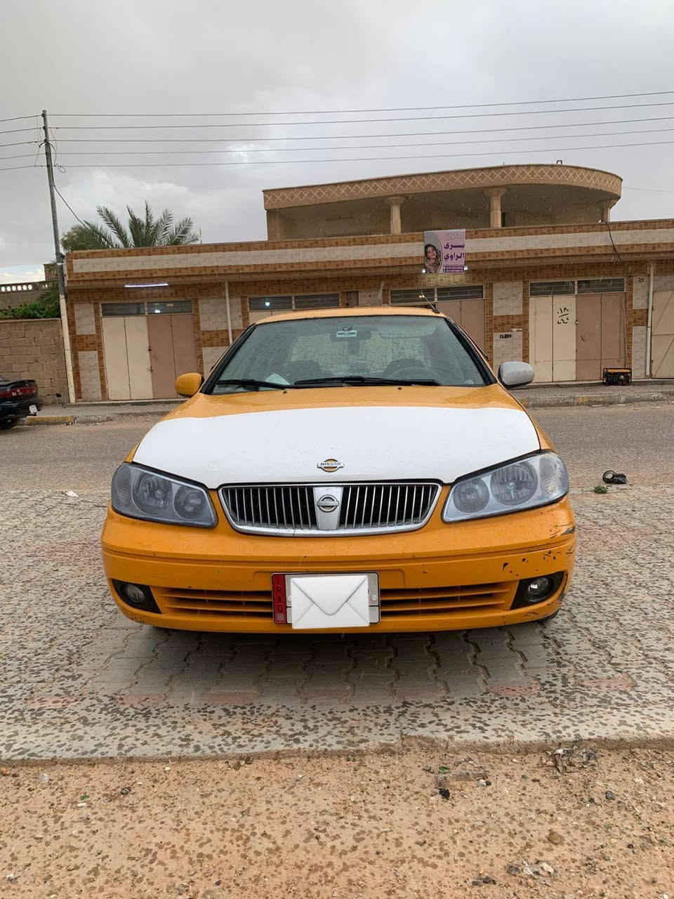 نيسان سني 2002 صفره رقم بغداد 
مشروع وطني ضررها الجاملغات الاماميه فقد بدون دواخل كير عادي محرك 1600اسود تبريد شغال صدر نضيف تخم تاير نضيف السياره كلشي ما ناقصها فقط ملاحضات بسيطه مكانها الانبار قضاء حديثه السعر ٥٥ وبي مجال جدا قليل للاستفسار اكثر 
الخاص مفتوح او الاتصال على ***********
