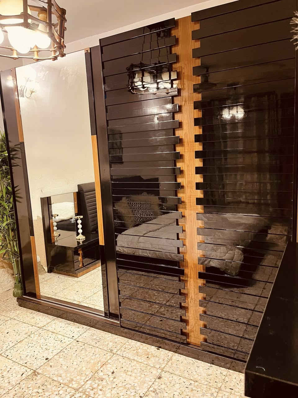 غرفه تركيه ماركه ايدول نظيفه جداا ✨7قطع✨كوله اناره وكوله هايدروليك والسرير مخزن
🌿السعر 850🌿
المكان زعفرانيه واكو توصيل بكروه 
*********** موجود واتساب
