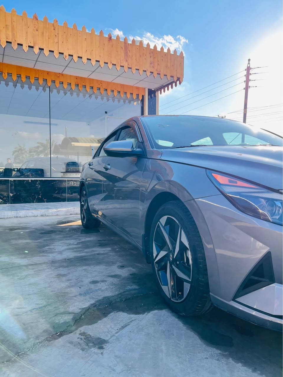 السلام عليكم
للبيع هيونداي النترا 2023
*محرك 4 سلندر 2000 دوش 
*السيارة حادثها فقط الجاملغ الخلفي جهة السايق ومصلح ومصبوغ وصور الحادث بالمنشور. 

*بدون ايرباك كل الايرباكات سليمة بچم كبس.

 بدون شاصي ولغد كله سليم 
الكير والمكينه عالشركه بدون فتح 

السيارة فول عدا الفتحه sel 
فول تحكم ستيرن
بصمه عدد 2
شاشة كاملة متصلة وعدادات ديجيتال
رادار امامي وخلفي وجانبي (نقاط عمياء)
توقف ذاتي
لايت امامي led 
قيادة ذاتية
تحديد مسار
درايف مود (Normal,Sport,Smart)
اوتو هولد
هاند بريك دكمة
بصمة ابواب
بصمة تشغيل
تشغيل عن بعد
ابل كاربلاي واندرويد اوتو
شاحنة وايرليس
منافذ داخلية يو اس بي وتايب سي
كشنات مخمل
كروس كونترول مثبت سرعة ومحدد سرعة 
كامرة خلفية دوارة
كشنات تدفئة
التبريد ايضاً بي شاشة
**السيارة بأسمي وتحويل مباشر رقمها اربيل 
ماشيه 45الف 

سعر السياره 168وبيها مجال بسيط 
مكاني بغداد 
للأتصال (***********)متوفر واتساب بغداد, العراق
