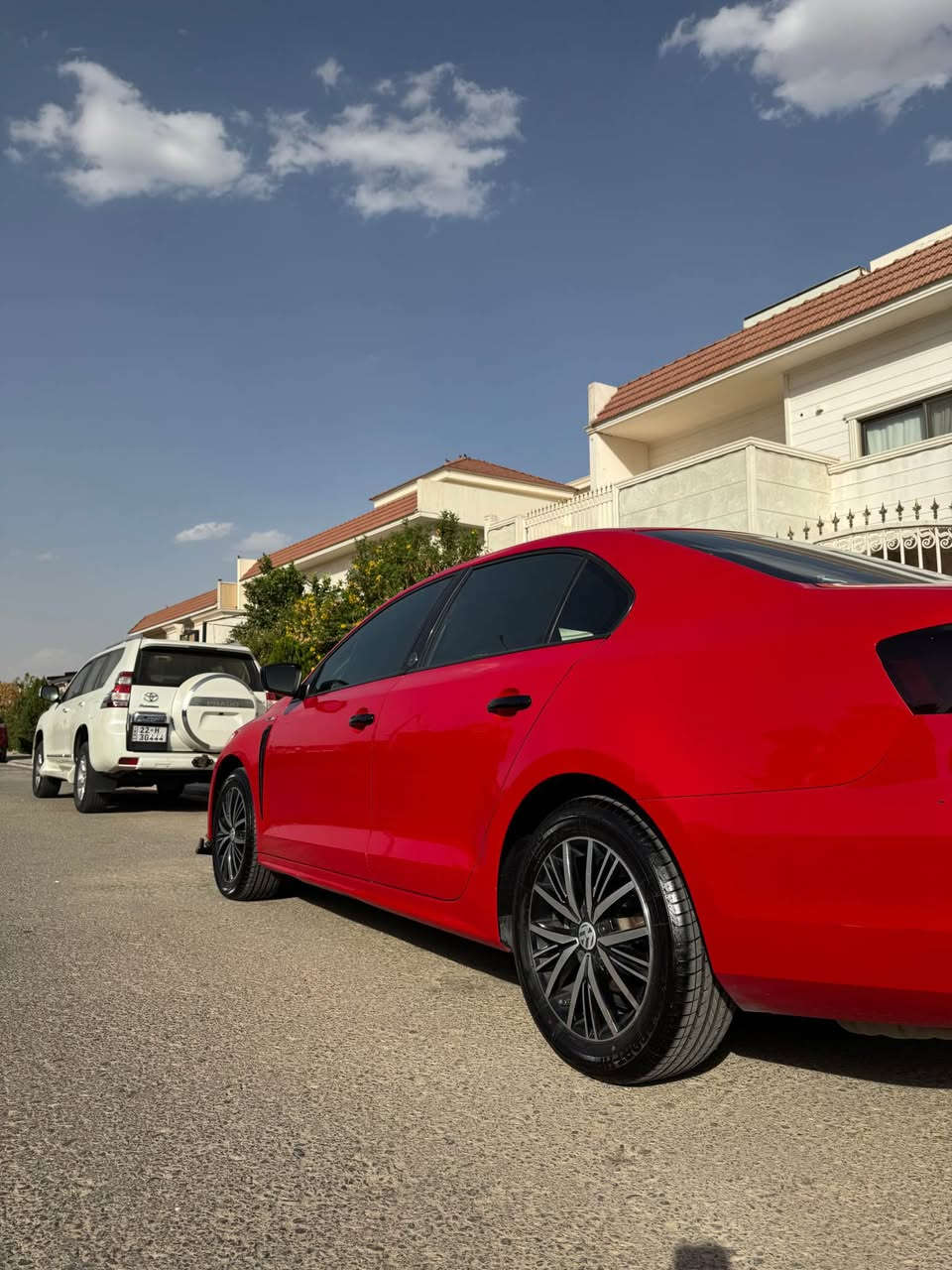 2 پارچەی بۆیاخە بۆنینت و چامڵخ بێ ژۆرێ.
بەردی گزۆزۆ بە شەرتە فەحس دەکەی .
100 هەزار کیلۆمەتر ڕۆیە .
دەعامی پێشی بیلادی کرایتە gli .
رەقەم و سەنەوی . هەموو شتەکی نوێیە یەک دینەر بەسروفی تێدا نیە.
نرخی لە چاو  بازار زۆر کەمە نرخی فرۆشتنە .
رەقەم مۆبایل : *********** أربيل, العراق
