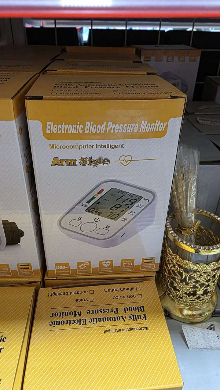 السلام عليكم
جهاز ضغط + حقيبة طوارئ   سعره مع التوصيل 20  الف
للتواصل واتس اب ***********
