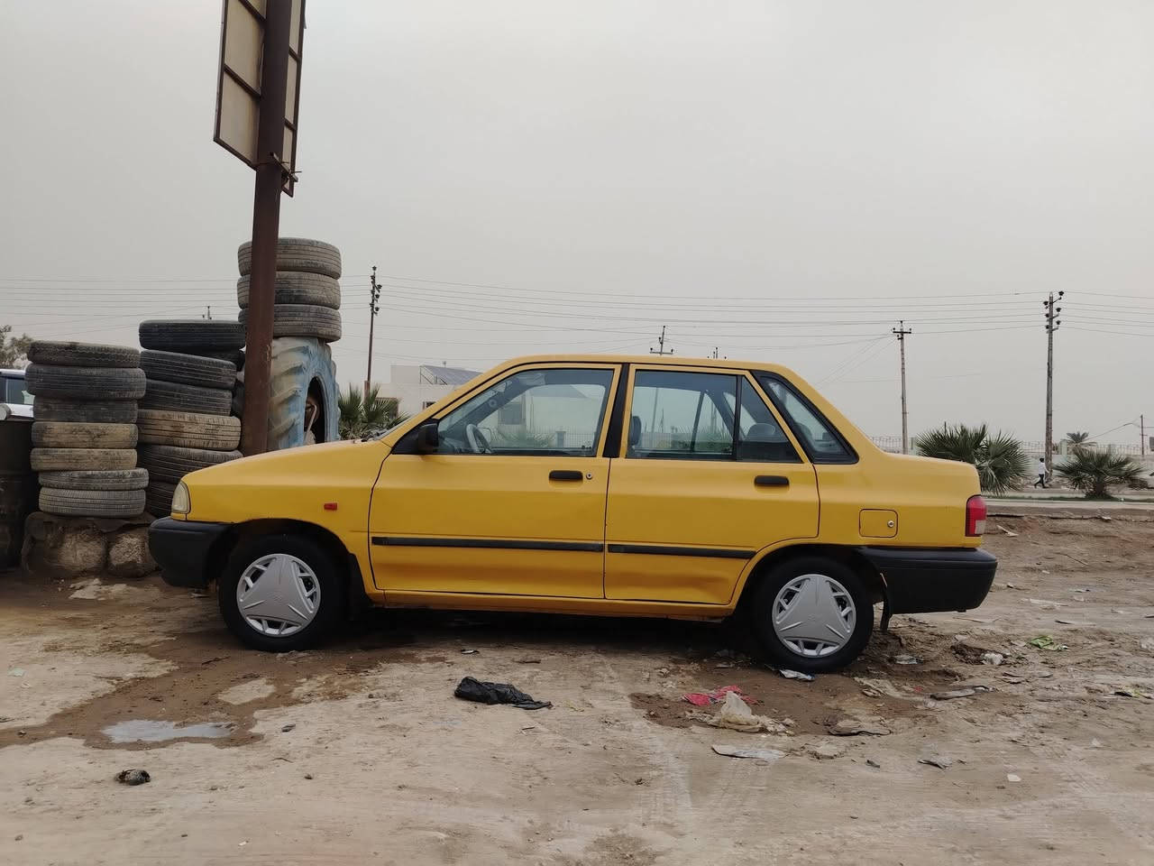 السلام عليكم
سايبه للبيع موديل 12 هيئه وغرامات صفر ب اسمي معمره جديد مصبوغه احزام دوشمه كهربائيات تبريد كلها شغاله وجاهزه  ***********
