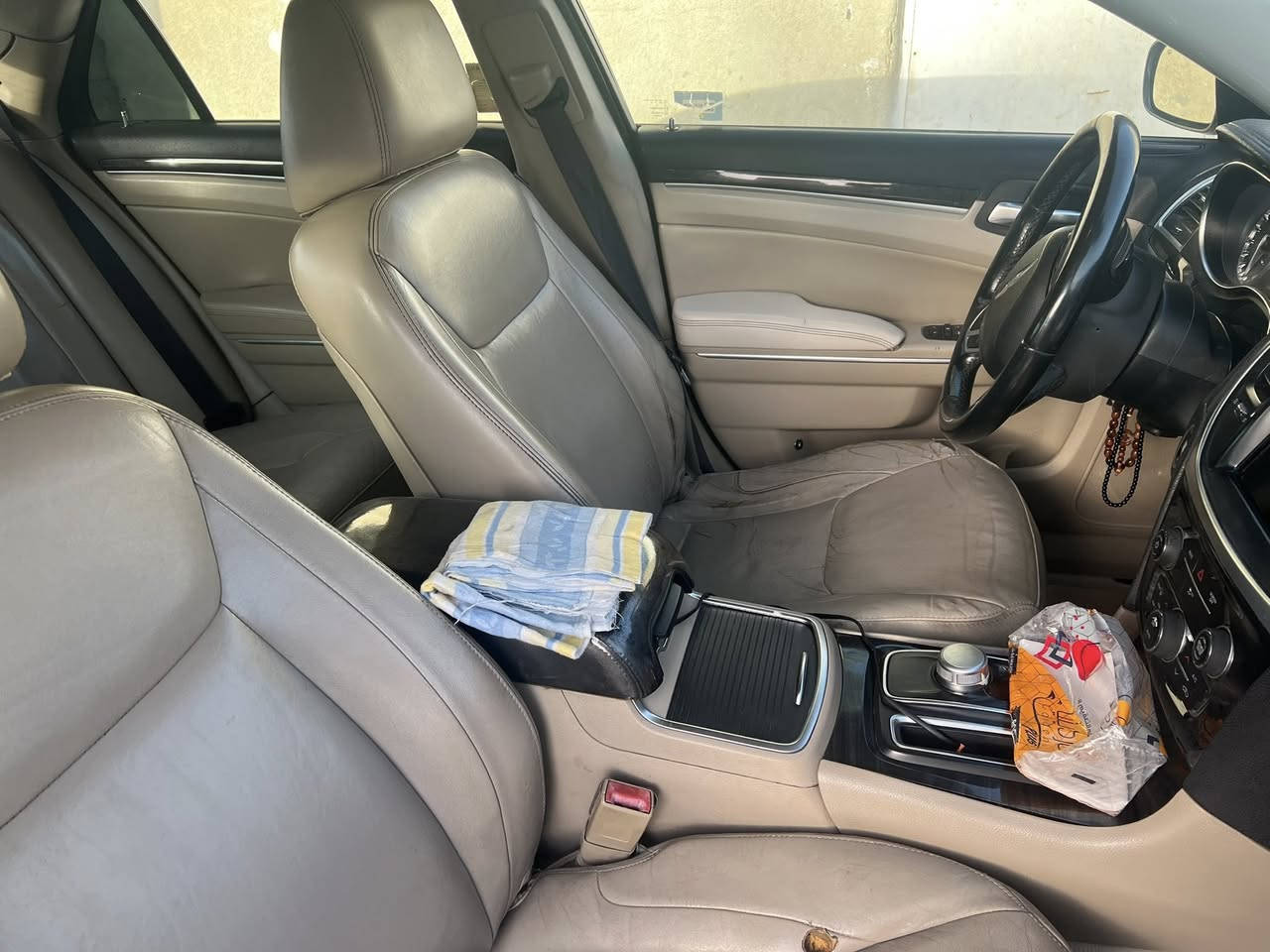 سلام عليكم وباما 18اصل فور ويل رقم بغداد نكليزي حادث 3قطع جاملاغات ثنين وبنيد وبيهي بارد علي كد شبر بل قماري بس باقي كلي مكفول تخم تاير حداديه كلي جديد 180وبيهي مجال تصل واتدلل ***********مكاني ميسان مركز
