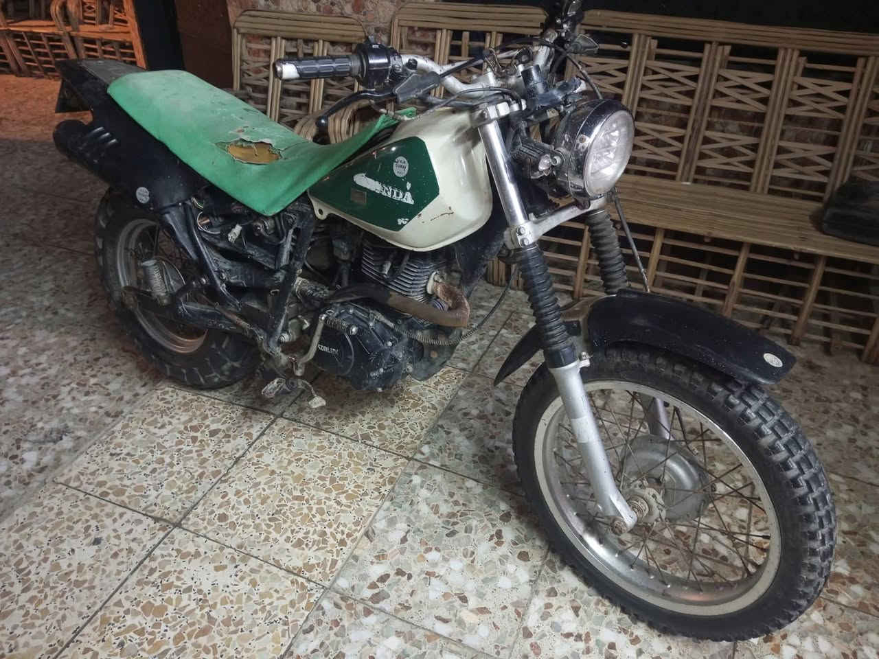 سلا عليكم دراجه قفاز البيع مكينه حديده 25كهربايات كله شغال نكره لف العر500بها مال ***********
