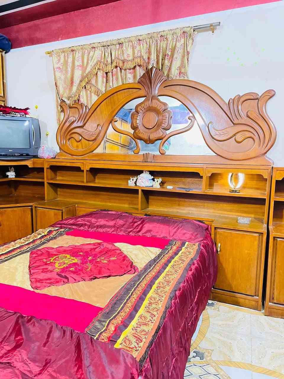 السلام عليكم.. غرفه صاج حطاطه للبيع السعر 500 وبيها مجال مكان صكلاويه شهداء 2 ***********
***********
