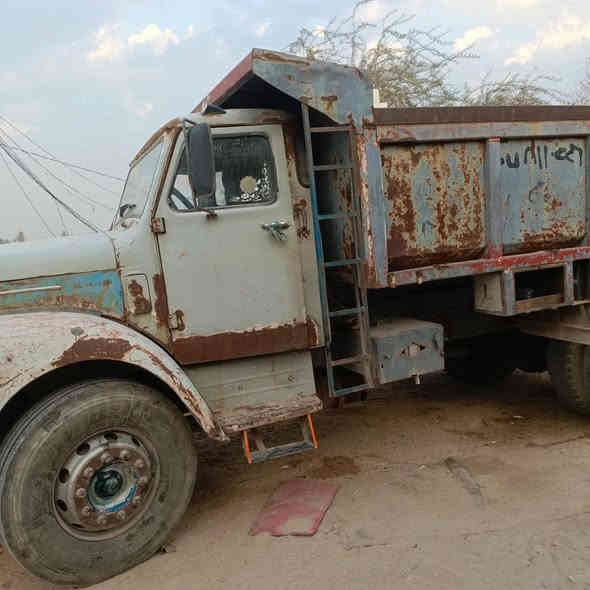 السلام عليكم سياره اسكانيا البيع 111
مكفوله كفاله عامه ارقام انكليزي سنويه بمسي 
الاستفسار  الرقم /***********/
