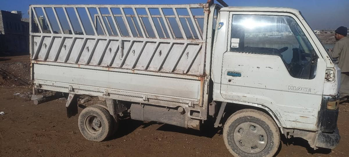 السلام عليكم تيوتا حمل
رقم ألماني ✅
محرك بداية صرف ✅
شرط التحويل ✅
باتري جديد ✅
بانزين وبيها كابون ✅
السعر 32 وبيها مجال✅
رقم الهاتف 
***********
***********
