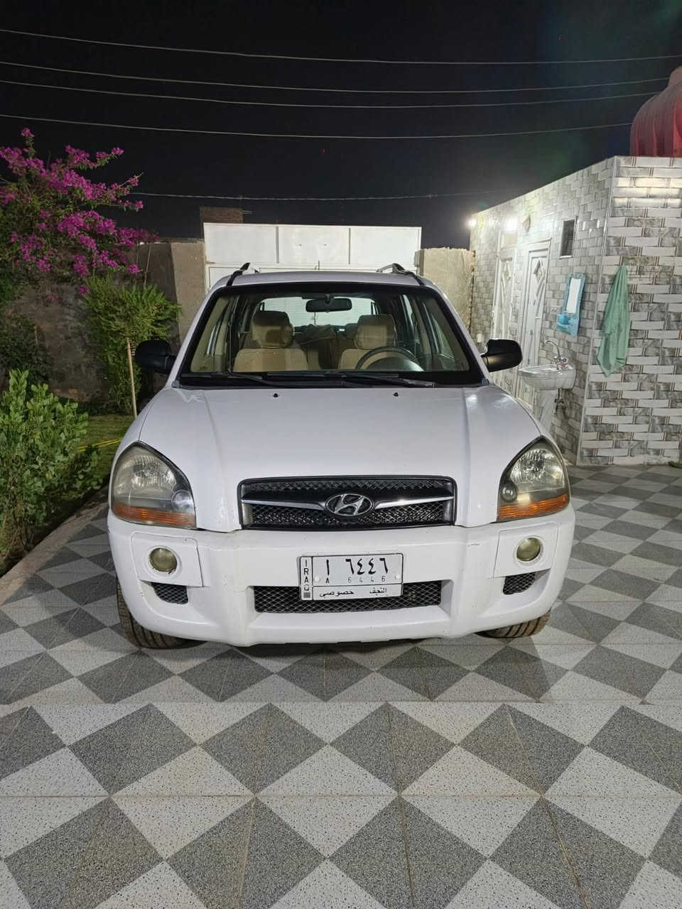 توسان خليجيه السياره جاهزه تدفئه تبريد حداديه رقم نجف الاماني بسمي :بها طخه بصيطه بخم الجوملغ الأمامي جهة العبري السعر ١٢٥بيها مجال لشراي ***********
