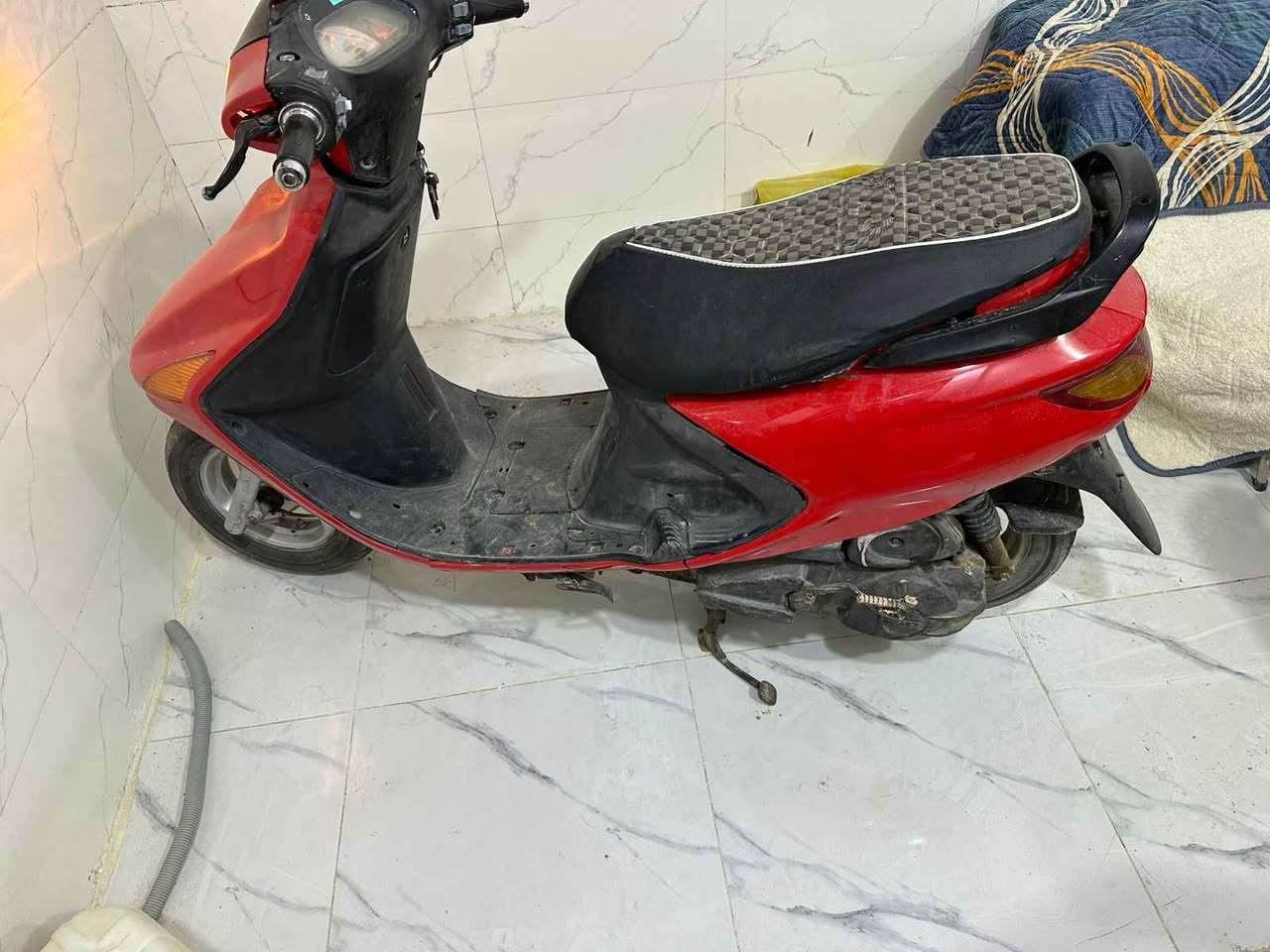 سلام عليكم دراجه فراشه للبيع دراجه كامله مكمله الدراجه كلشي ماعوزها محرك ما مفتوح شرط ولاتجي اذا مجيب مصلح وياك سلف هندر هورن اشاير سلف واحد وين ميعجبك اطلع بيها الدراجه ما متعوبه مستعمله بس اسبوعين السعر 525وبيها مجال للشراي متوفر خاص وهذا رقمي *********** النجف, العراق
