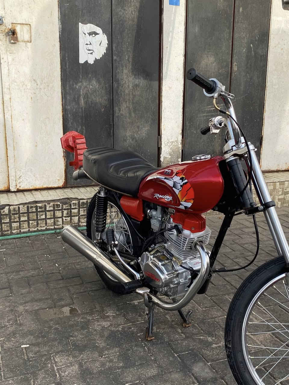 السلام عليكم الدراجه للبيع تعمير جديد السعر 650وبيها مجال قليل ***********
