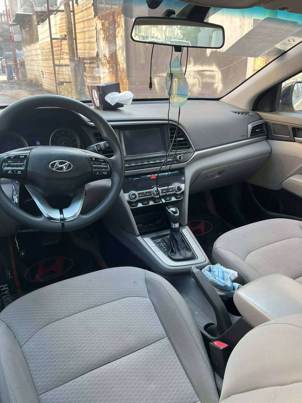 الانترا موديل 2020 تكسي جوال باسمي حادثها منشور السيارة حلوة مال شغل باسمي مصغرة هيئة وغرامات ماشية ٨٥ الف ميل كير مبدل At منظومه غاز 60  لتر نص فول السيارة السعر 128 وبيهة مجال بسيط مكاني بغداد حي القاهرة
***********
