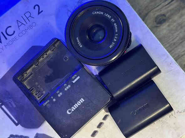 كانون فايف دي مارك ٣
‏Canon 5d miii
عدسه ٤٠ملم فتحه f2.8
عدسه ٧٠-٢٠٠أصدار ثاني دبل أستبلايزر f2.8
3بطاريات
جلاتين حمايه
للأستفسار خاص او الاتصال
***********
ناصريه_ قلعه سكر
