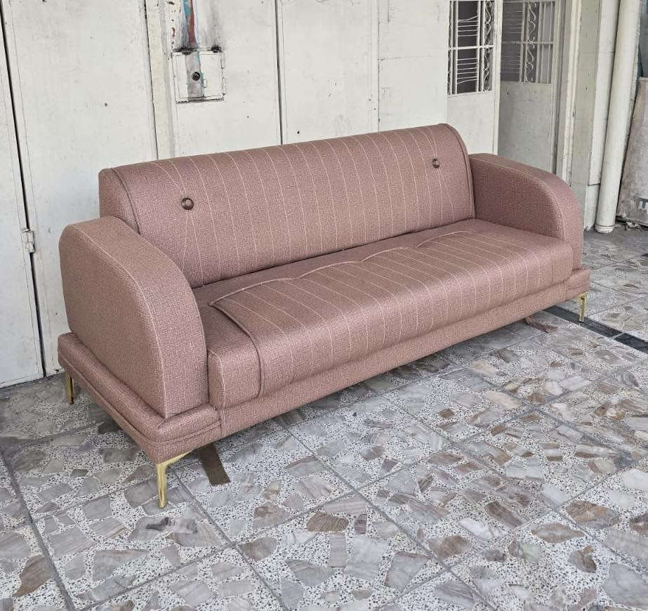 �✨ يُقدَّم من معمل بيت خشبي ✨
🛋️ تخم كامل – عشر مقاعد 🛋️

🔹 المواصفات:
• كبيرتان + كرسيين + وصطيه
• خشب جام روسي متين
• بلوك أسود مقعد 💪🏼
• قماش ضد الأتربة (قذيفة تركي 🇹🇷)
• سفنج ضغط عالي – درجة أولى                                                                                     سعر ٥٠٠ الف                                                               📍 الموقع: بياع – شارع عشرين – مقابل مصرف الرشيد
📞 ***********
🚚 تتوفر خدمة توصيل داخل بغداد

📌ملاحضه مو جاد  ليجي يتعامل يطي مواعيد كاذبه   🌹
