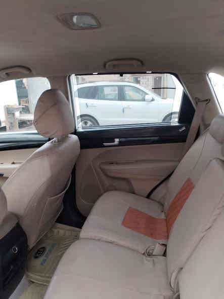 السلام عليكم سورنتو ٢٠١٥ خليجي سته سلند فول ماعدا البنيرامه ميسان قلعه صالح *********** *********** السعر ١٨٨ وبيه مجال
