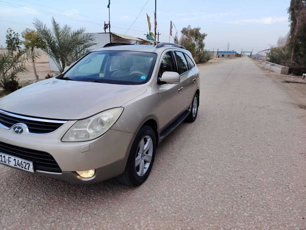 السلام عليكم هونداي فيراكروز خليجي موديل 2009 رقم بغداد دولي بسمي سنويه وهزه جديده  كارتون شرط جاهزة من كلشي مكينه  سته سلندر 7 راكب كير حداديه تخم تاير كهربائيات كلها شغاله السياره كفاله من اي ضربه فقط بنيد جارد ورشيته بدون معجون أو ضربه الباقي كفاله السياره فول الفول ماكو شي ما يشتغل بيها مكاني بابل السعر 125وبيها مجال لشراء وهذا رقمي الي يحب يتصل ***********
