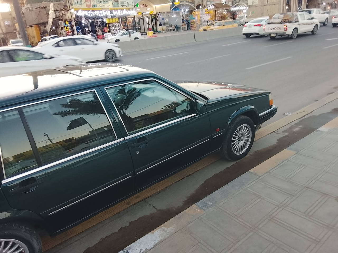 السلام عليكم
للبيع فالفو موديل ١٩٩١ حجم ٩٦٠ بس شاديله غراض كله مال ٩٤٠ مكينه اربعه سلندر عادي سنويه جديده او هزه جديده باسمي السعر ٦٠ او بيه مجال ***********
