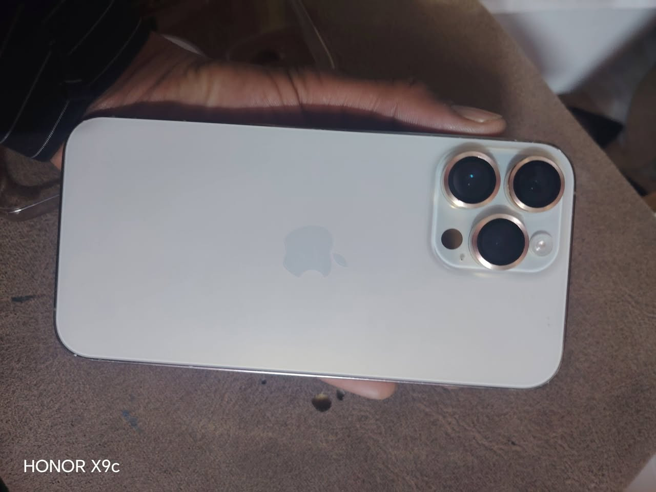 سلام عليكم
14 برو ماكس 

شرق اوسط دبل خط 

ذاكره 256

بطاريته84 بس بلحاسبه تقره 83

لونه افضل لون ذهبي 

ملحقات كارتونه وعدسات وحافضه 

المبايل وتر بروف شرط فحص حاسبه 

وبيه ضمان شكد ما تريد فلوسك يمي امانه تروح تفحص حسب الاصول ونطيك بيه ضمان لا داخل صيانه السعر 900 وبيه مجال قليل مكاني سماوه توصيل ما عندي متواجد فيس ***********
