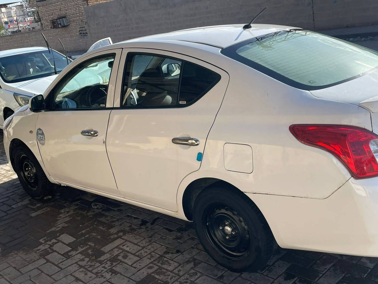 السلام عليكم
نيسان سني هندي موديل 19 بيه ضربه بجم وصندوك مو قويه 
مكينه كير تبريد كهربائيات جاهزه رقم اربيل سنويه منتهيه تريد وكاله أو تحويل بأسم شركه السعر 86 وبيه مجال 
العنوان البصره المعقل قرب جامعة شط العرب 
***********
