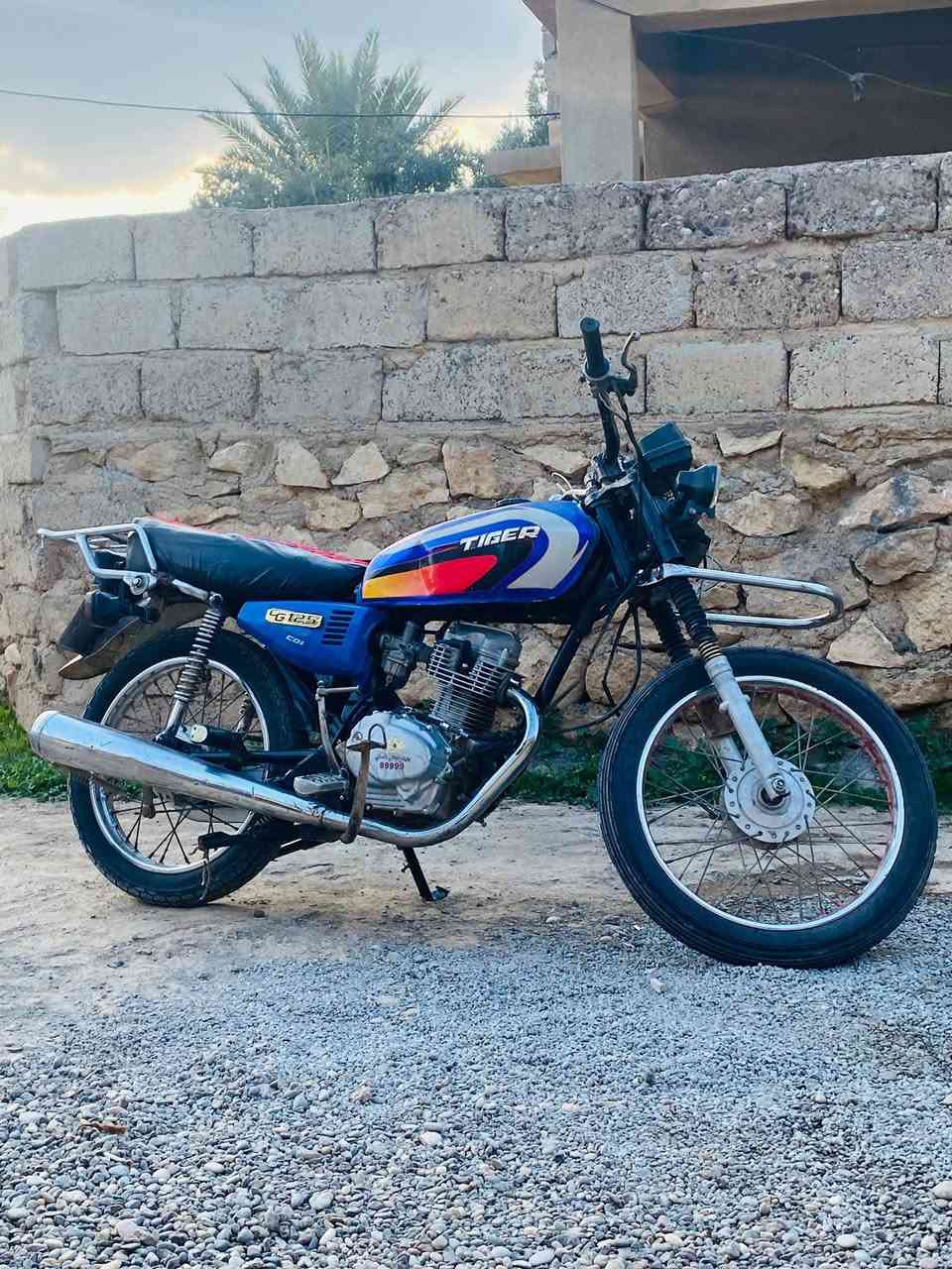 سلام عليكم ماطور 5 تسعات بارت محرك شرط مره وحده مفتوح كهربائيات بس يربطن باتري جديد   تواير جدد سعر (225)وبي مجال لل طيبين ***********
